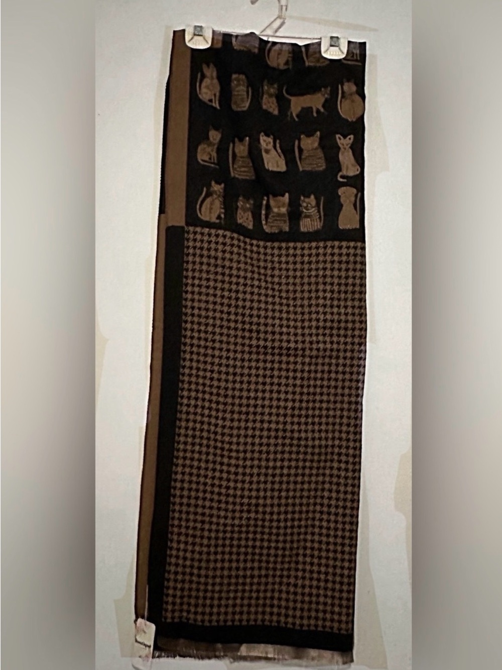 Cat Motif Houndstooth Wrap Scarf in Brown and Black